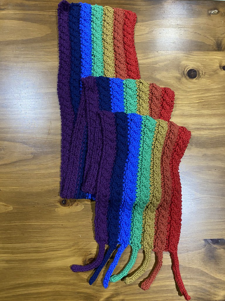 Rainbow barf cat scarf in progress / Red Wolf