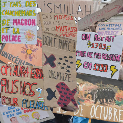 Vignette du podcast : Pancarte