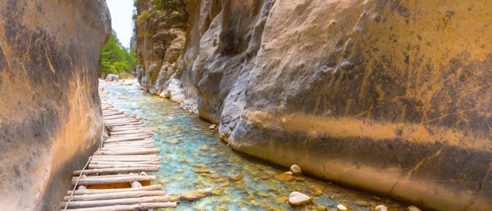 more-like-10-of-the-most-beautiful-hiking-trails-in-the
