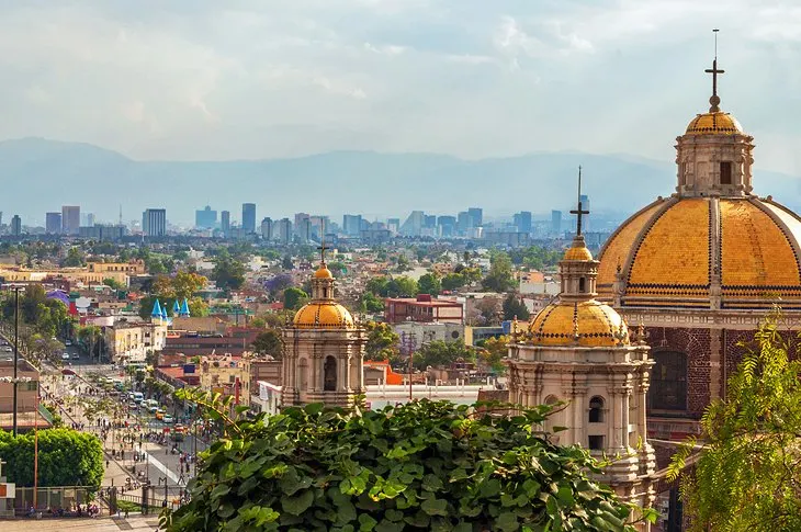 LIST OF COUNTRIES PERFECT TO EXPLORE ALONE - 2023 SOLO TRIPS