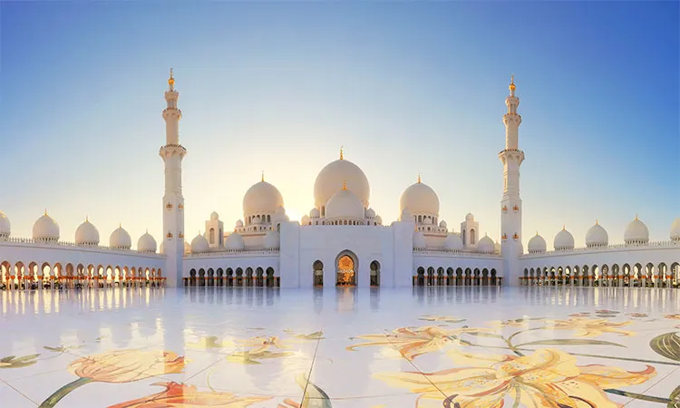 Sheikh Zayed Grand Mosque main2 750 tmu1in Top 10 places to visit in Dubai and other Emirates in UAE