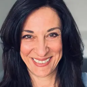 Angie Triumbari 