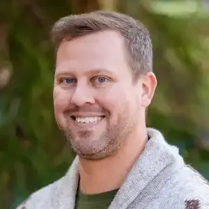 Dustin Straight