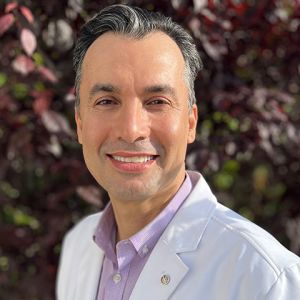 Dr. Araz Tawfique