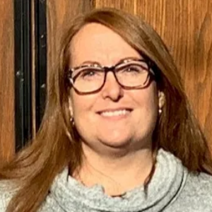  Nancy McGovern