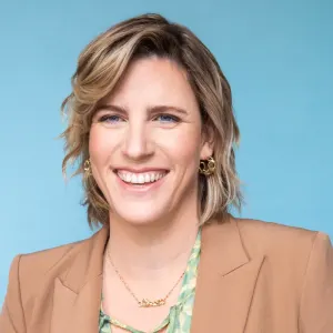 Dr. Caroline Fenkel