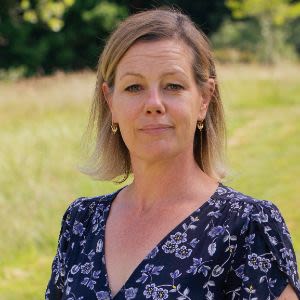 Dr. Caroline Urwin