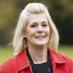 Dawn Dixon