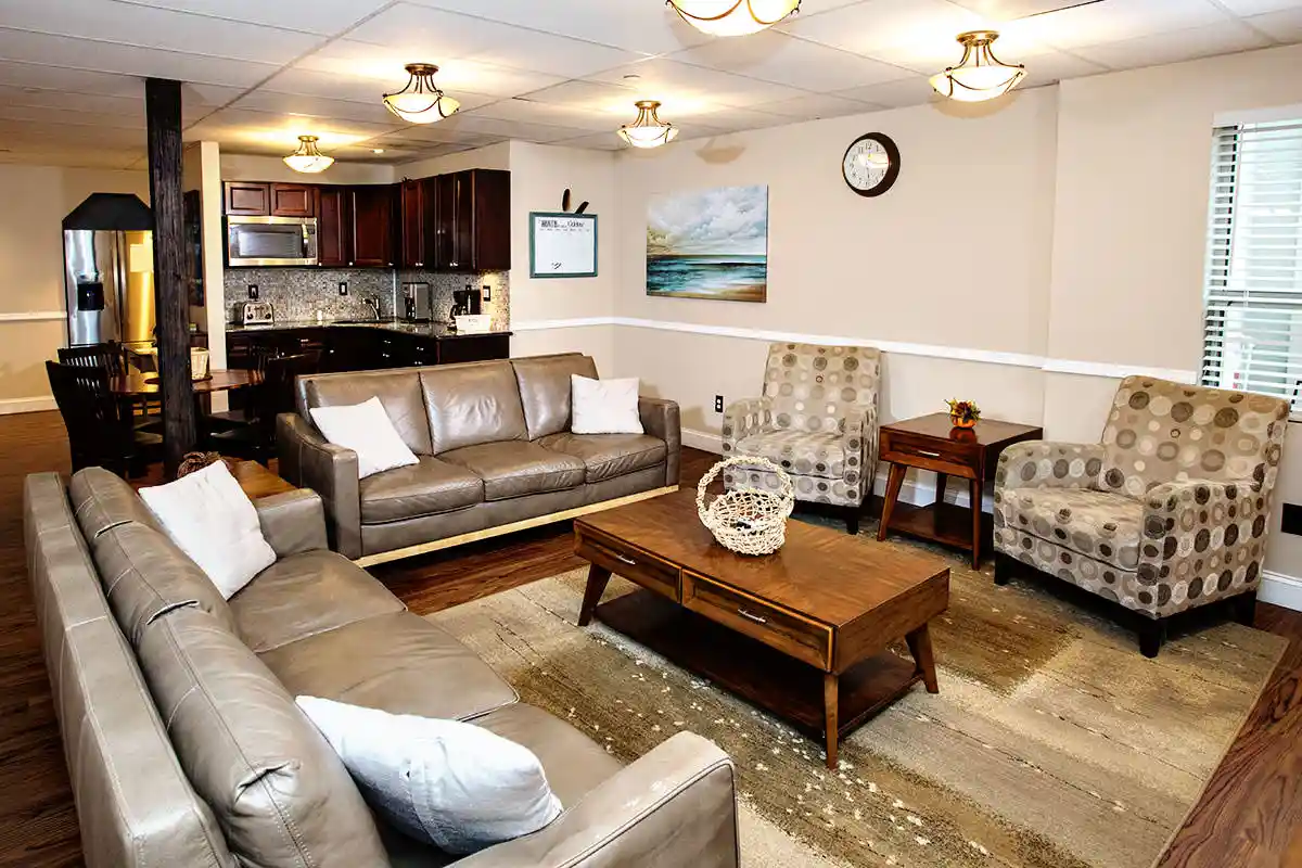 Discovery Institute Treatment Options, Amenities & Photos (Marlboro