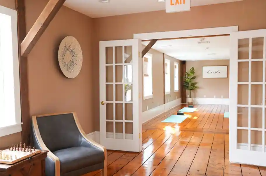 Herren Wellness Jacob Hill Treatment Options, Amenities & Photos