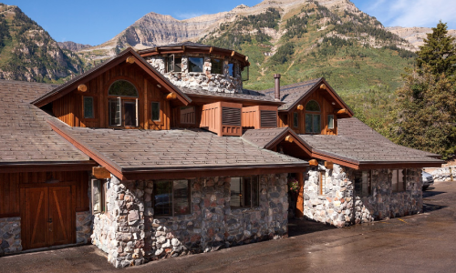 Cirque Lodge facility photo 2