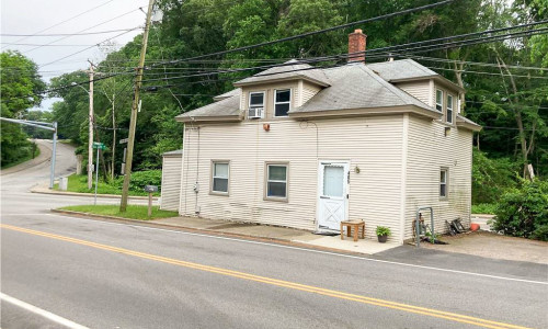 Kayaly - Commonwealth Men's Sober House facility photo 4
