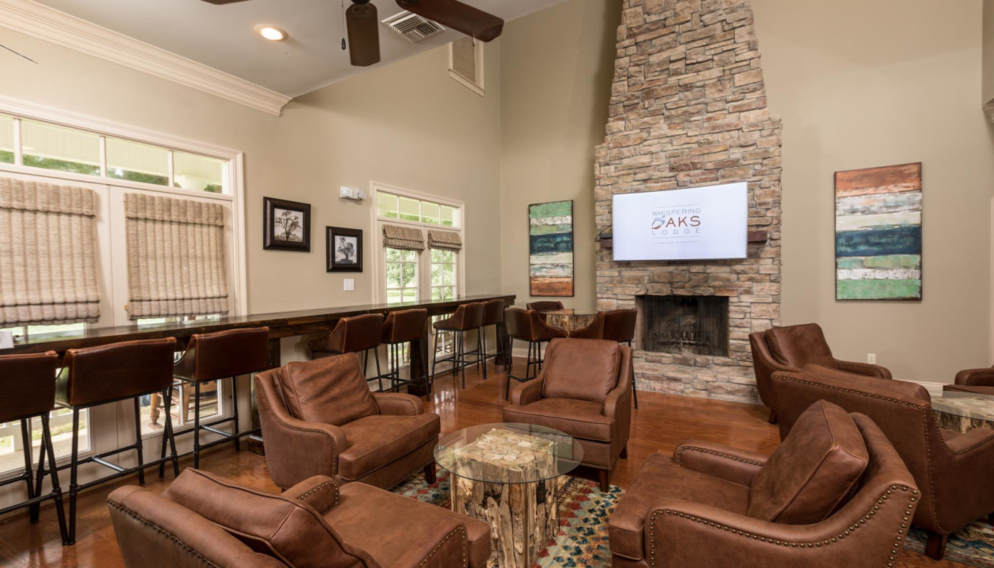 Whispering Oaks Lodge facility photo 3