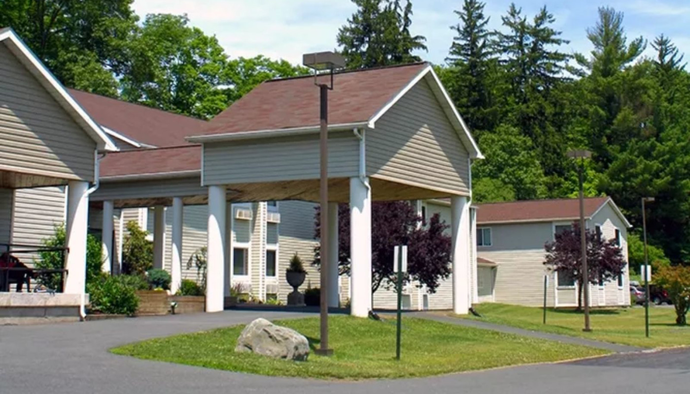 Pyramid East Stroudsburg Hillside Detox and Residential facility photo 3