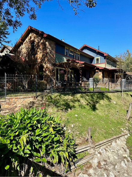 Residential Premium Image