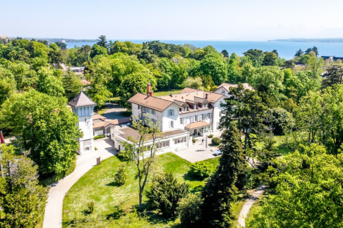 Residential Premium Image