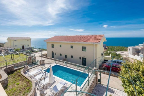 Residential Premium Main Image