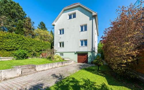 Residential Premium Image