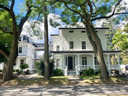 Residential Premium Image