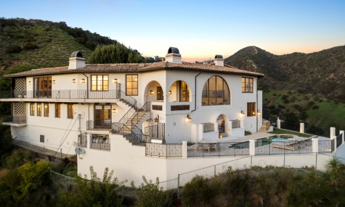 Residential Premium Image