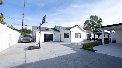 Residential Premium Image