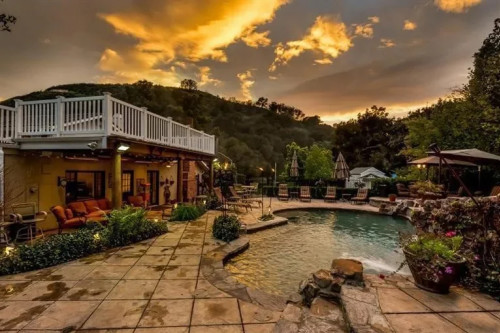Residential Premium Image