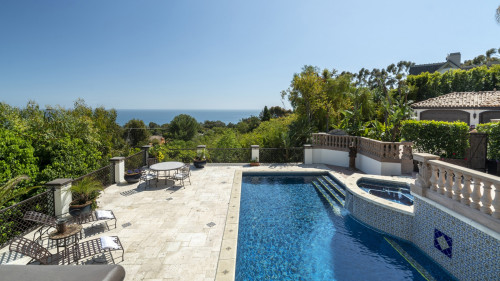 Residential Premium Image