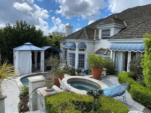 Residential Premium Image