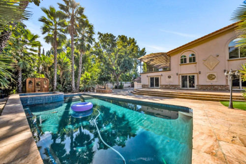 Residential Premium Image