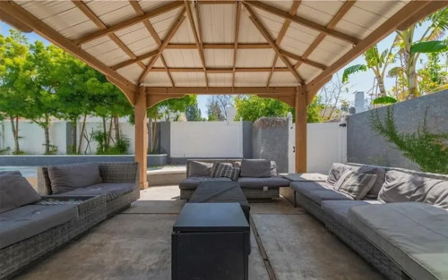 Residential Premium Image