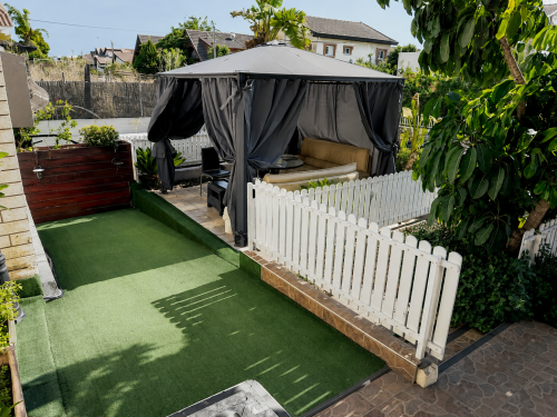 Residential Premium Image