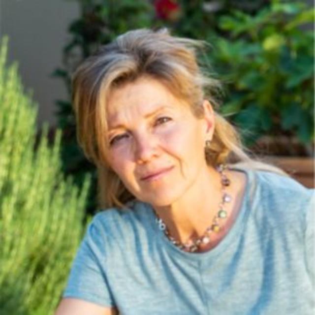 Dr. Daniela Hutyrova