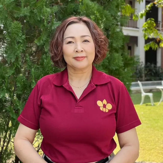 Miss Thopat Thanawuthichaikul