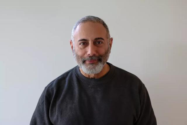 Dr. Steven Schneider