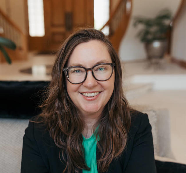Dr. Erin Curtis