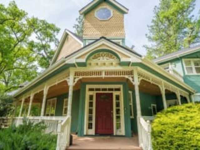 Get Live Support in an Alumni App