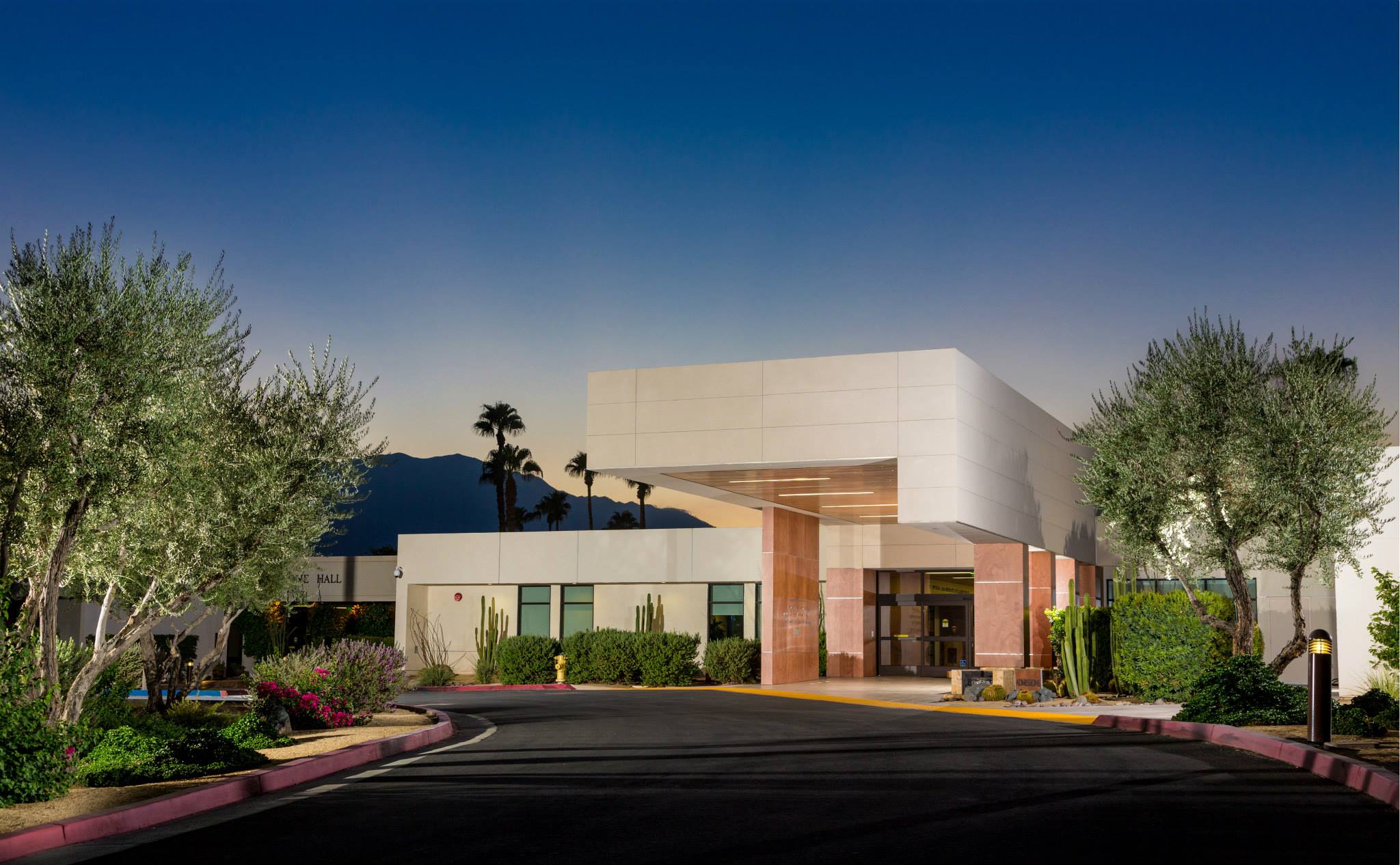 Choosing the Right In-patient Addiction Treatment Center in Los Angeles: 