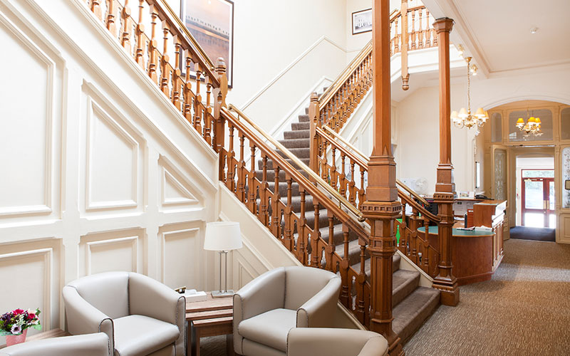 The Priory Hospital Altrincham Pricing, Specializations, Info