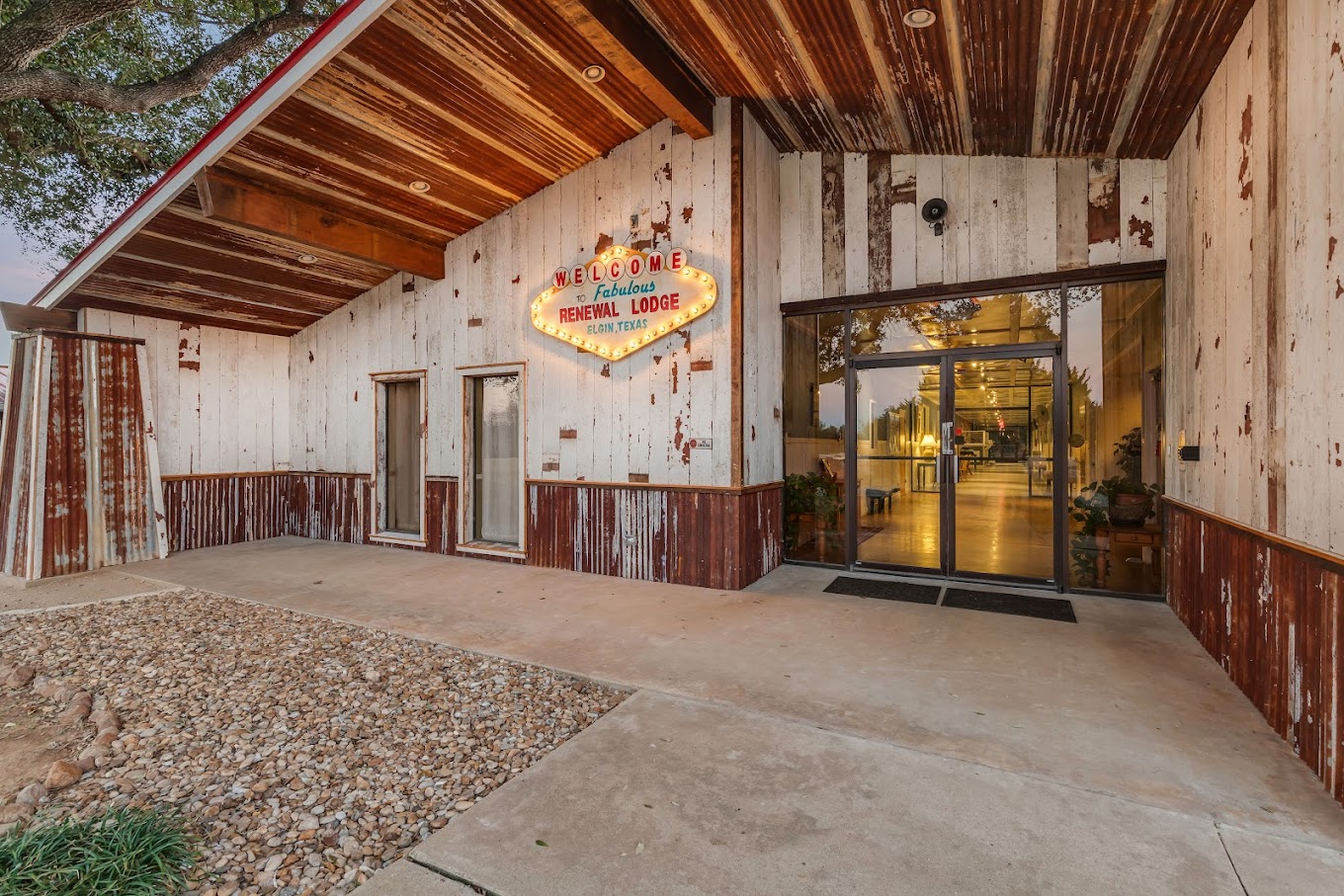 Renewal Lodge facility photo 5