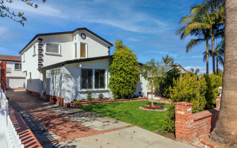 Silicon Beach - Men's Residence facility