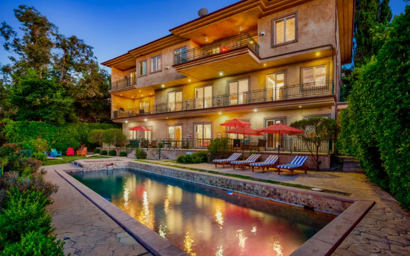 Luxe Recovery Studio City facility