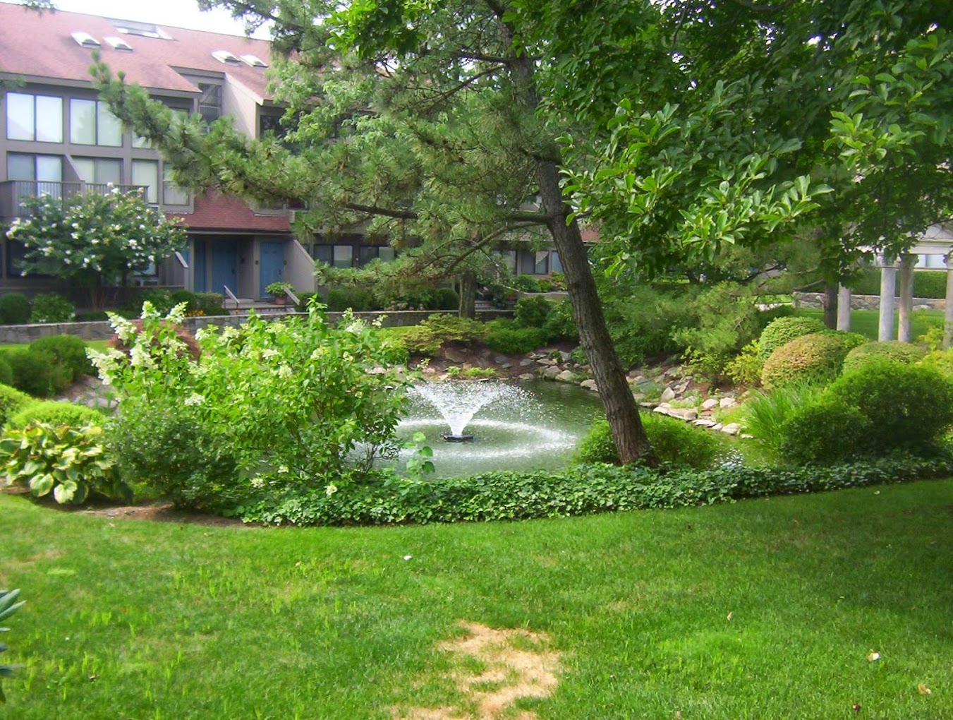 The Renfrew Center White Plains Treatment Options, Amenities & Photos