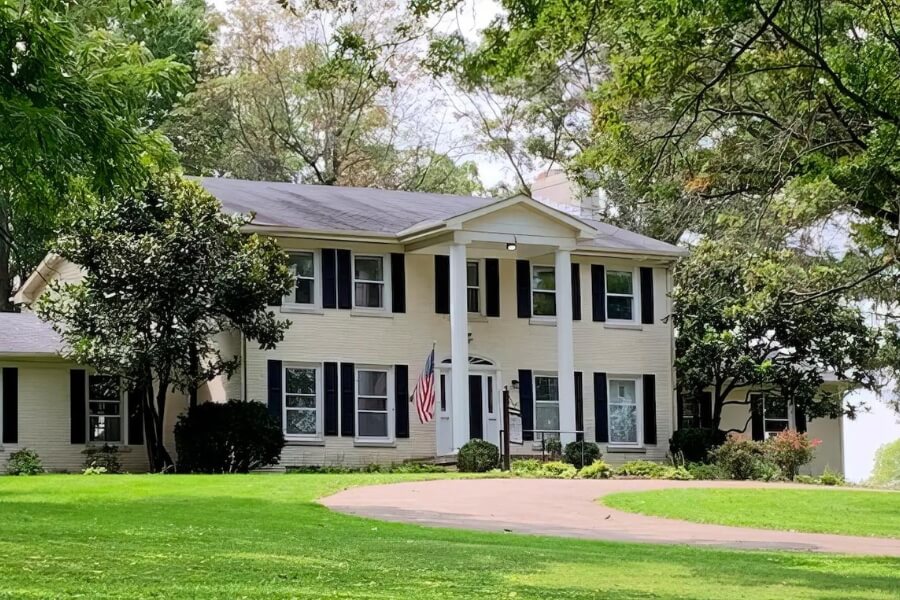 Isaiah House Women's Versailles facility
