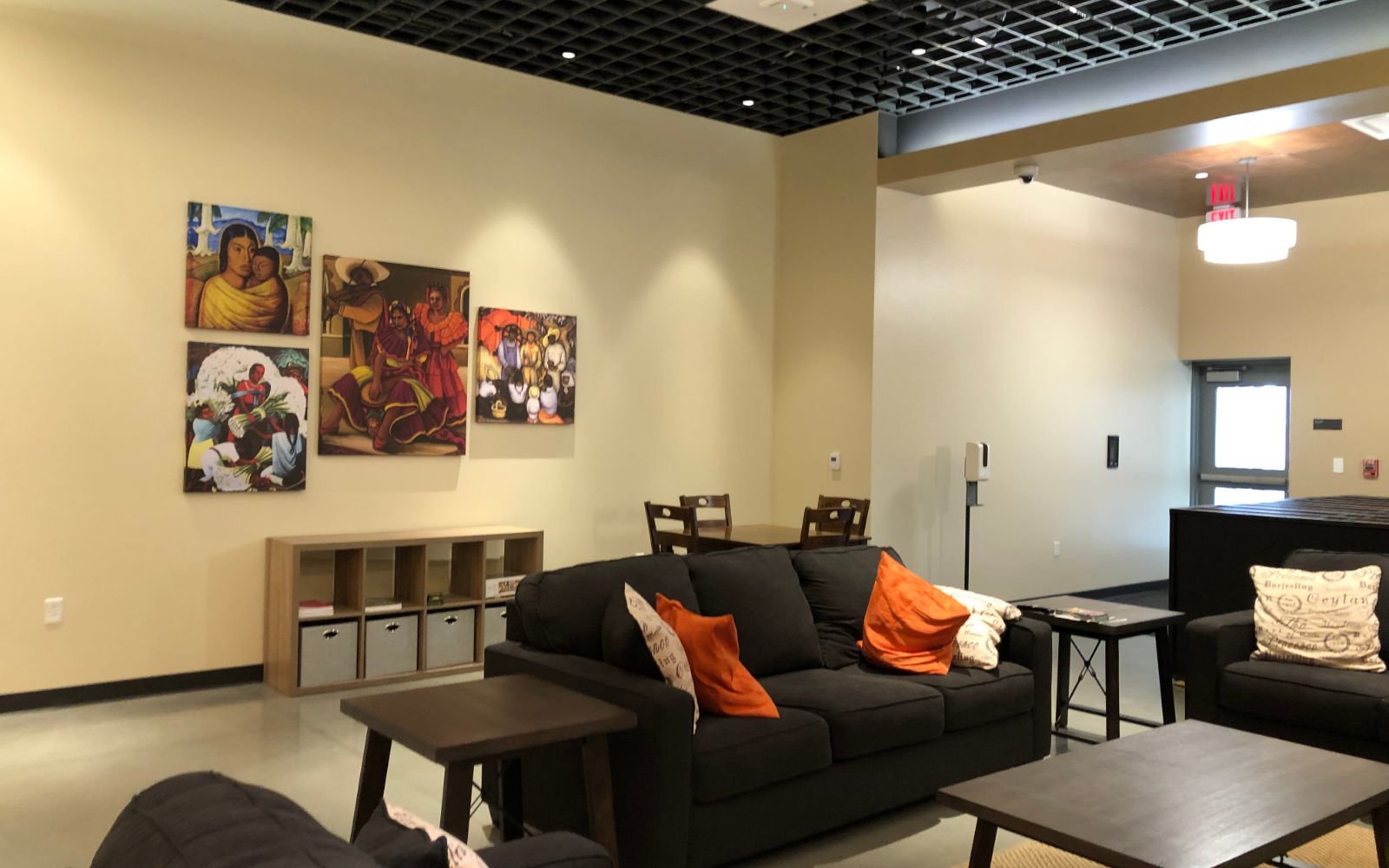Roy’s Desert Springs Adult Residential Care facility photo 3