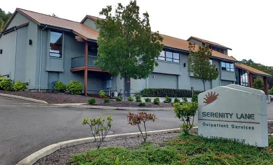 Serenity Lane Roseburg facility photo 2