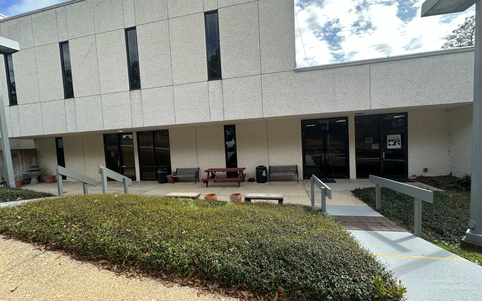 The Estate at River Bend - Mobile facility