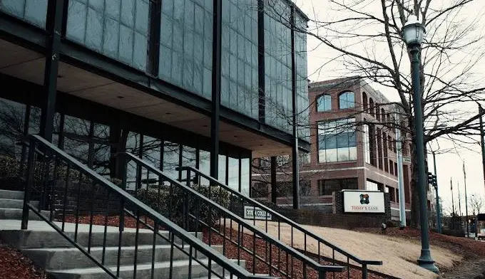 Advance Medical Specialists facility