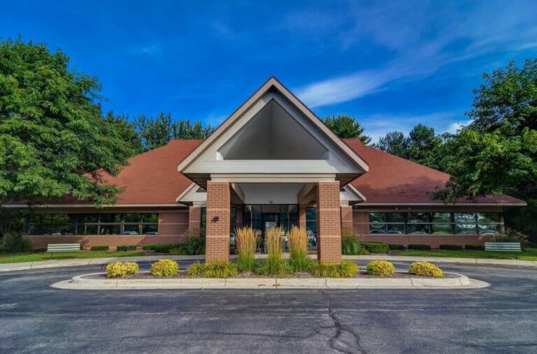 Pine Rest North Shore Clinic facility