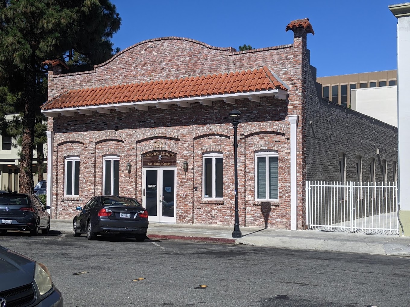 Service League of San Mateo County Hope House facility
