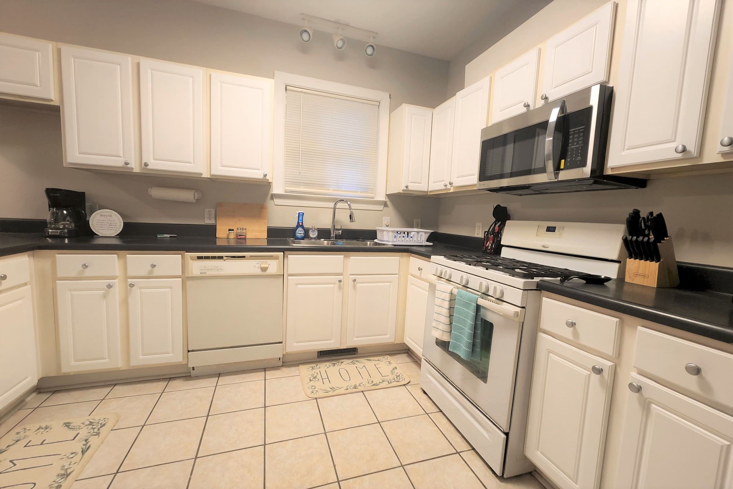 Beacon of Light - South End Women's Recovery House facility photo 4